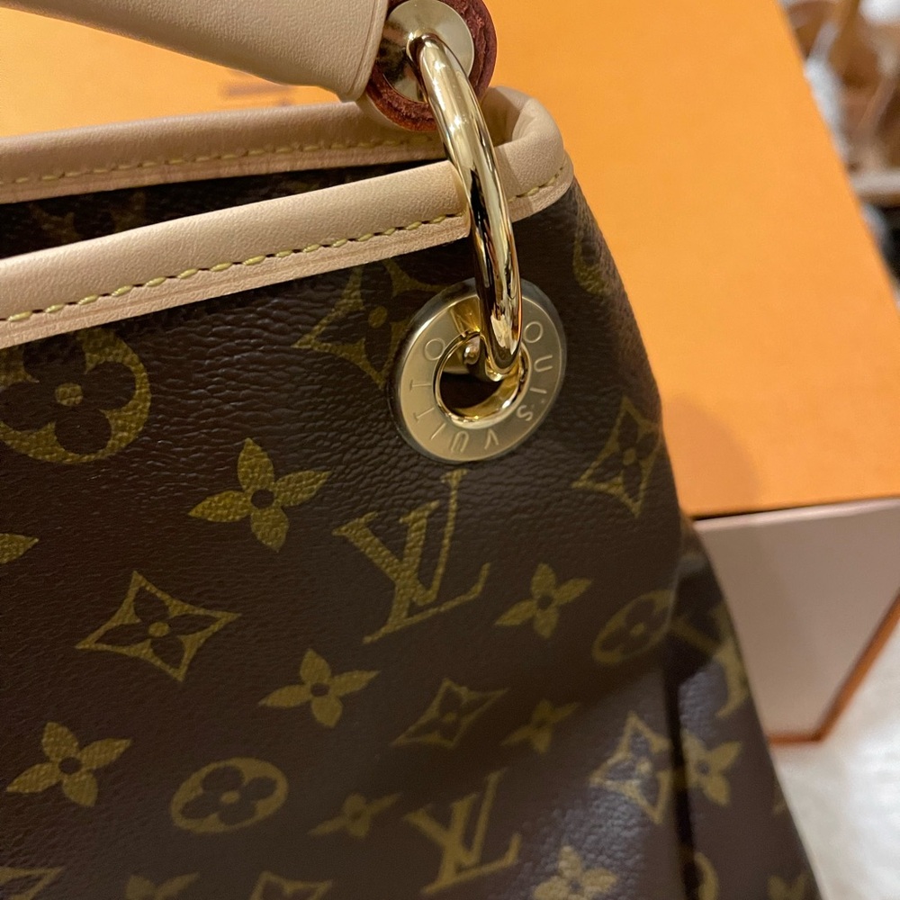 - Brand new Louis Vuitton Artsy PLUS wallet/pouch - Picture 5 of 12